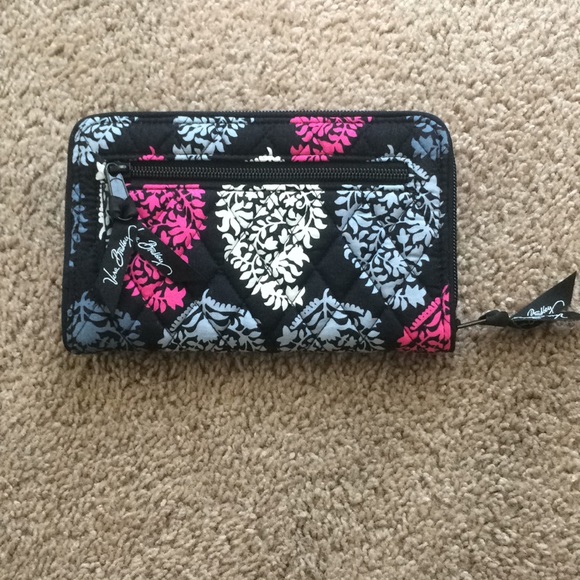 NWOT Vera Bradley wallet - Picture 2 of 4